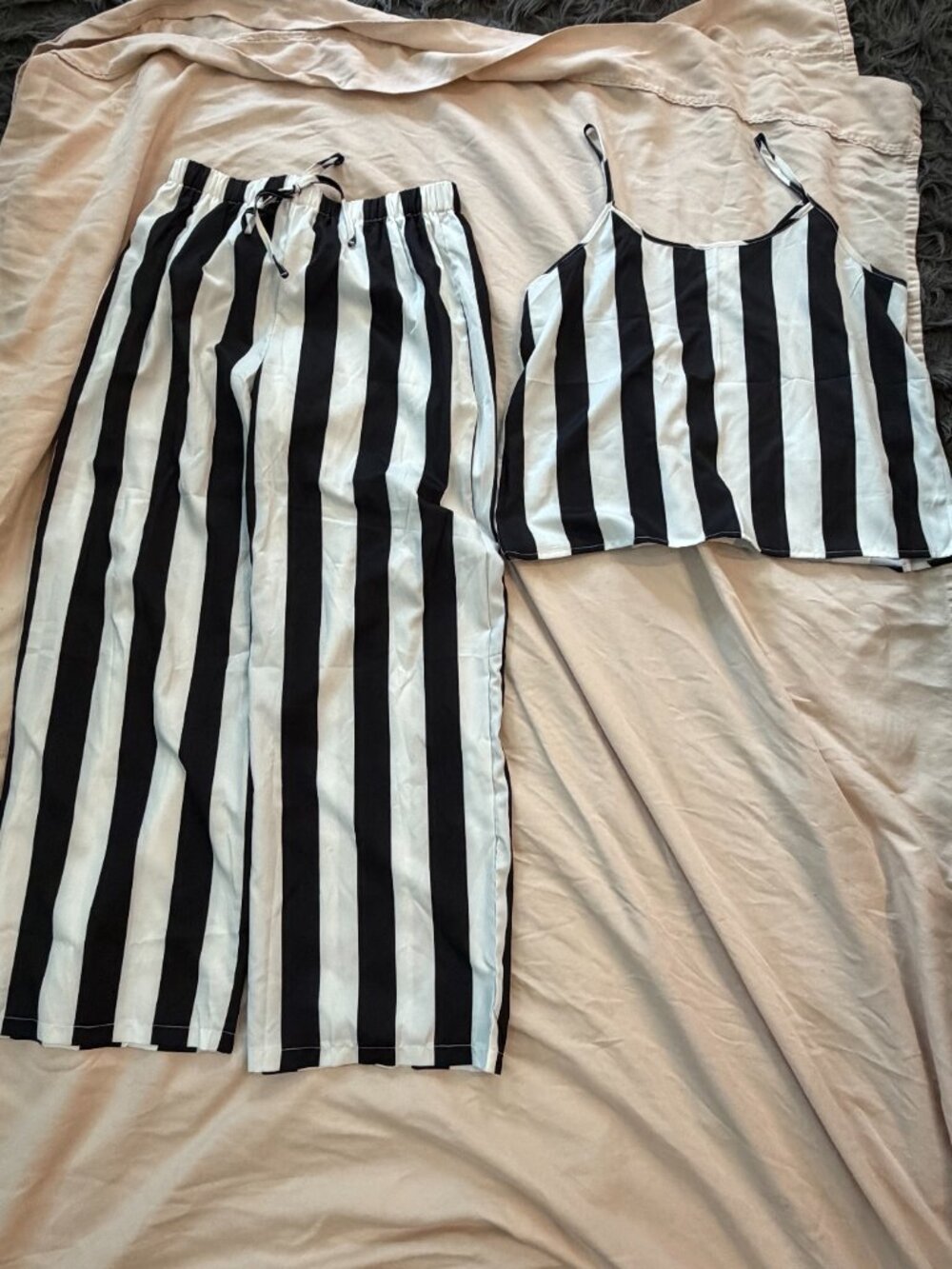 Black & White Striped 2-Piece Pants & Cami Set (Large)